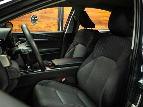 Used 2025 Toyota Camry LE image 9