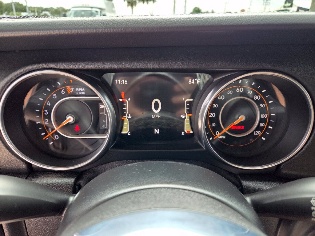 Used 2020 Jeep Wrangler Unlimited Sahara AWD/4WD image 31
