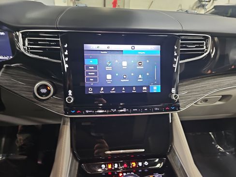 Used 2022 Jeep Wagoneer Series III w/ Premium Group I image 22