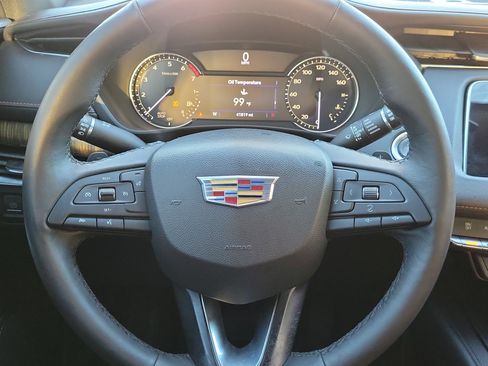 Used 2019 Cadillac XT4 Premium Luxury image 15