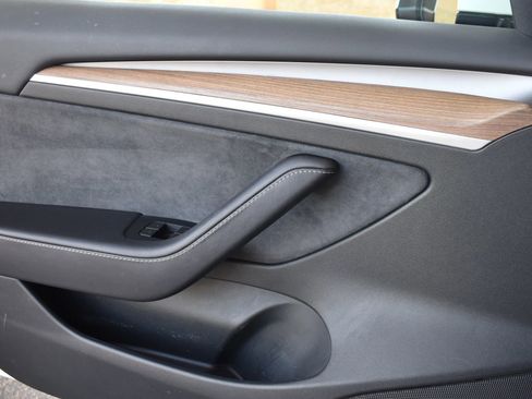 Used 2022 Tesla Model 3 Standard Range RWD image 18