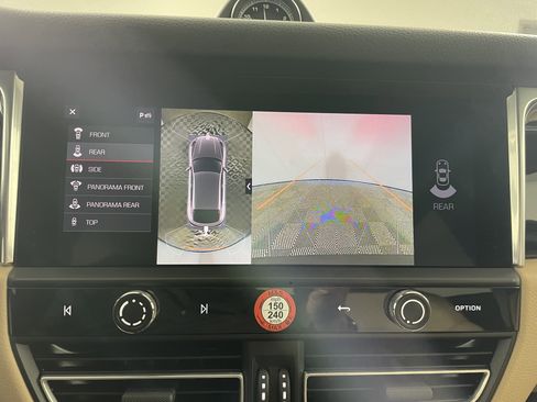 Used 2025 Porsche Macan image 24