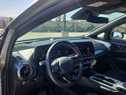 Used 2024 Chevrolet Equinox EV RS FWD image 10