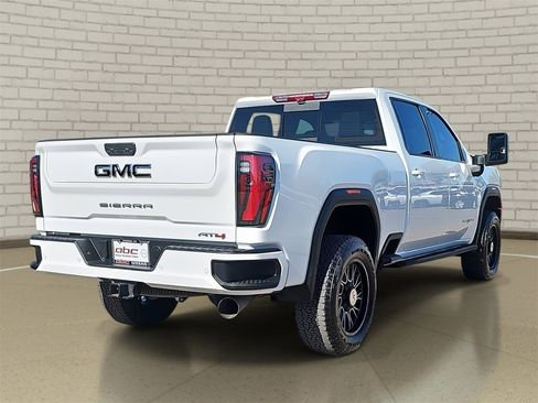 Used 2025 GMC Sierra 2500 AT4 w/ AT4 Premium Plus Package image 5