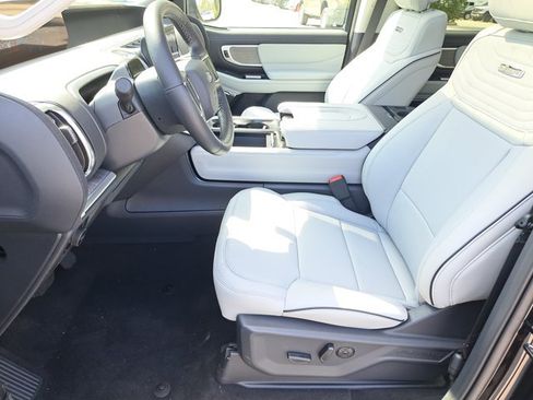 New 2026 Ford Expedition Platinum w/ Platinum Ultimate Package AWD/4WD image 20