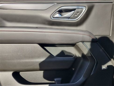 Used 2021 Chevrolet Suburban RST w/ Luxury Package image 21