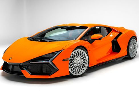 Used 2024 Lamborghini Revuelto AWD/4WD image 3