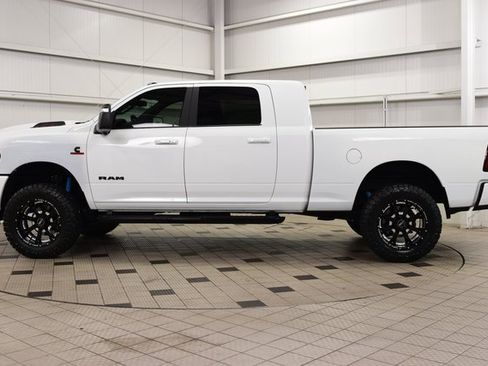 Used 2024 RAM 2500 Laramie w/ Night Edition image 4