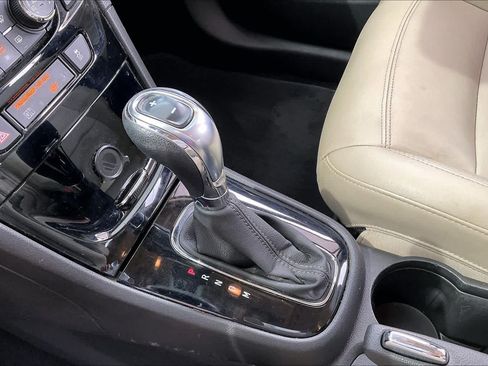 Used 2018 Buick Encore Essence AWD/4WD image 17