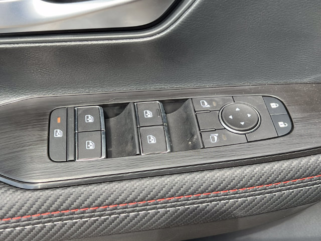 Used 2026 Nissan Kicks SR w/ Cold Weather Package FWD image 12