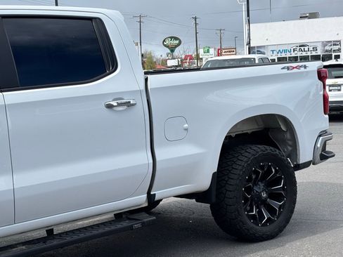 Used 2023 Chevrolet Silverado 1500 LT AWD/4WD image 4