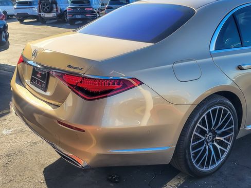 Used 2022 Mercedes-Benz S 500 4MATIC image 6