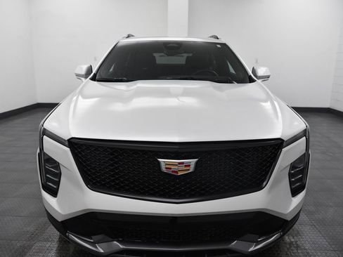 Used 2024 Cadillac XT4 Sport image 2