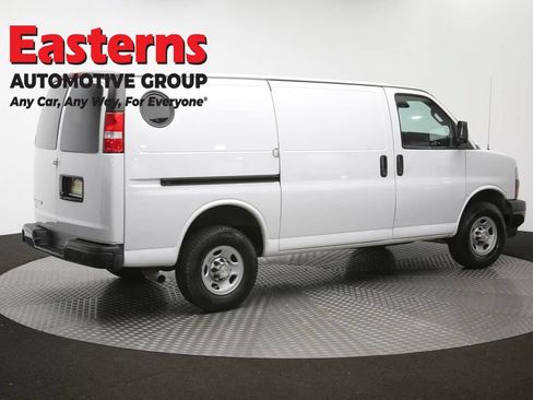 Used 2021 Chevrolet Express 3500 w/ Driver Convenience Package RWD image 38