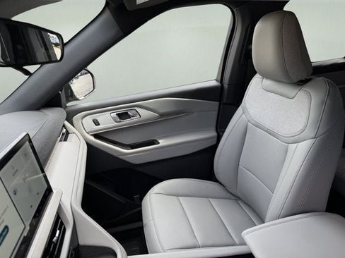 New 2027 Ford Explorer Active AWD/4WD image 17
