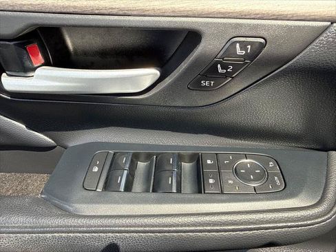 Certified 2024 Toyota Grand Highlander AWD image 11