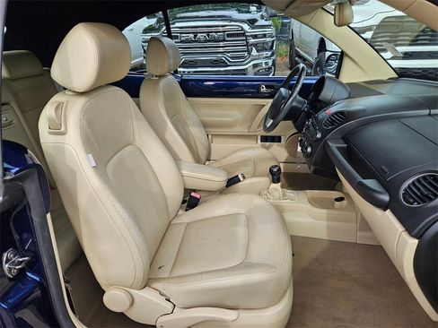 Used 2007 Volkswagen Beetle Convertible w/ Package 2 image 18