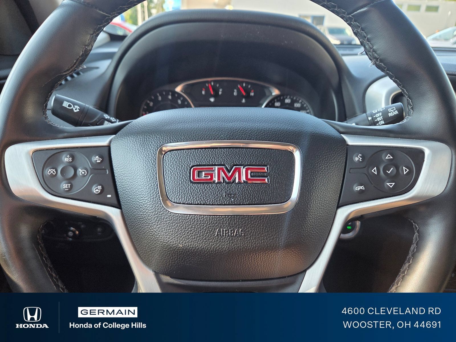 Used 2024 GMC Terrain SLT AWD/4WD image 29
