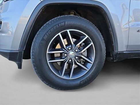 Used 2017 Jeep Grand Cherokee Limited w/ Luxury Group II image 25