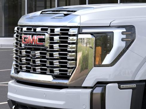 New 2026 GMC Sierra 2500 Denali w/ Denali Reserve Package AWD/4WD image 13