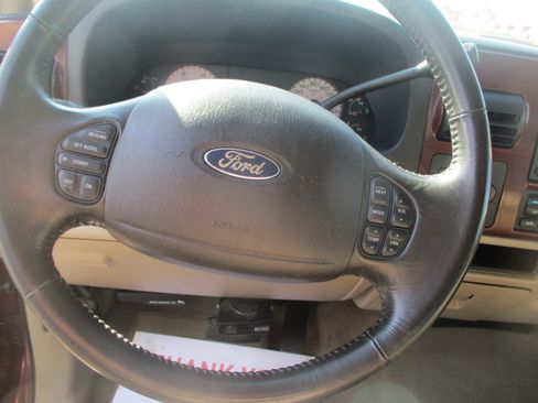 Used 2005 Ford F250 XLT image 11