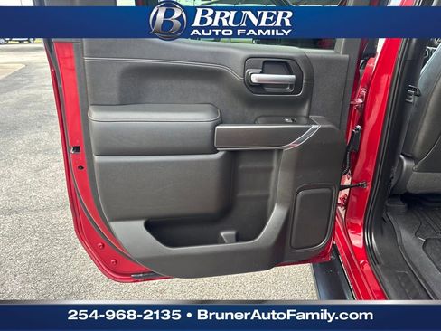 Used 2019 GMC Sierra 1500 AT4 w/ Off Road Performance Package image 13