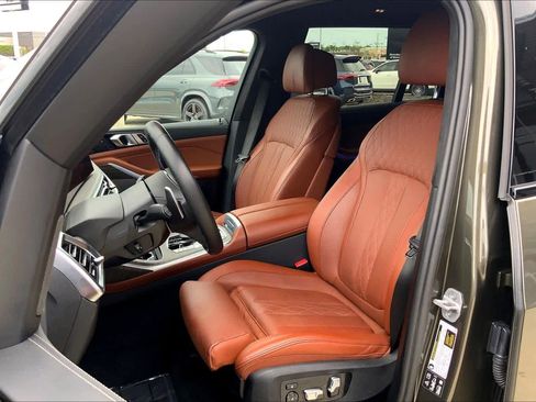 Used 2025 BMW X7 M60i AWD/4WD image 8