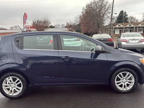 Used 2016 Chevrolet Sonic LT w/ Fun and Sun Package image 12