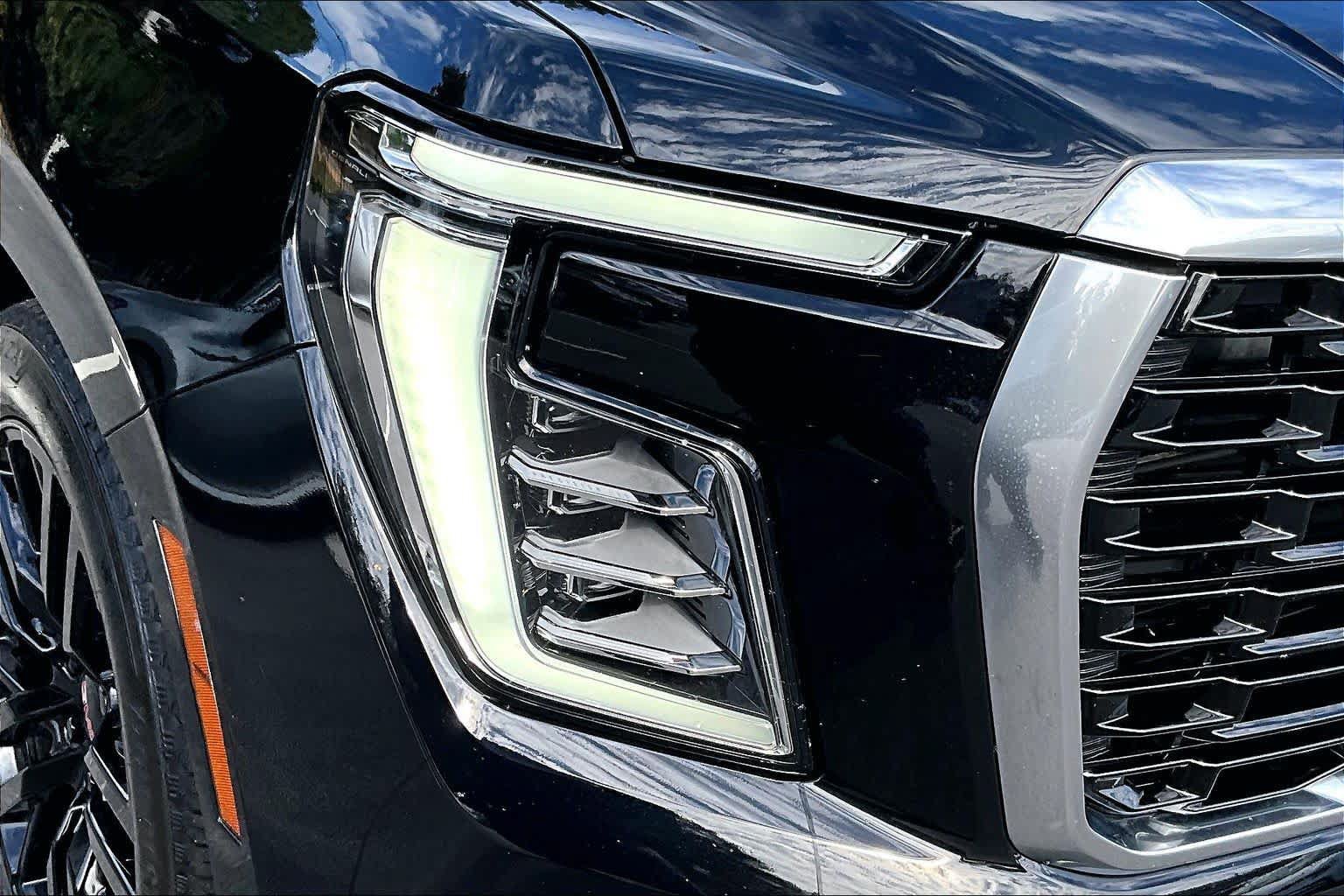 Used 2025 GMC Yukon Denali Ultimate AWD/4WD image 27