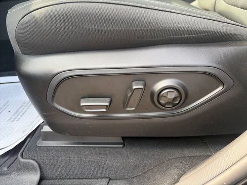 Used 2025 Jeep Grand Cherokee Laredo X w/ Luxury Tech Group I AWD/4WD image 16