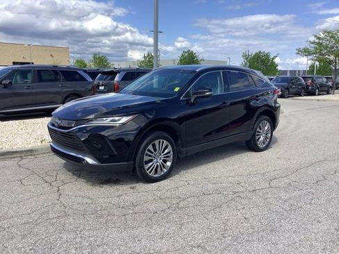 Used 2023 Toyota Venza XLE AWD/4WD image 1