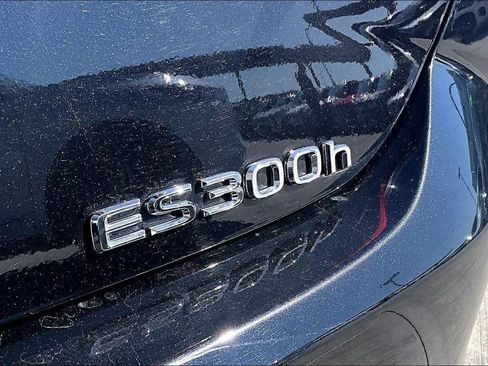 Used 2024 Lexus ES 300h w/ Premium Package image 10