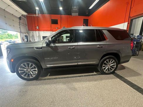 Used 2021 GMC Yukon Denali w/ Denali Premium Package AWD/4WD image 2