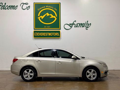Used 2016 Chevrolet Cruze LT FWD image 8