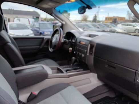 Used 2004 Nissan Titan SE image 15