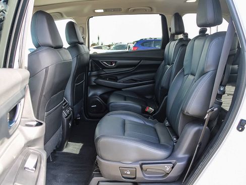 Used 2025 Subaru Ascent Bronze Edition image 18
