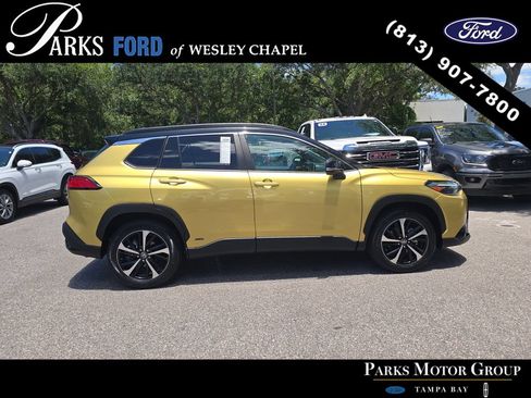 Used 2023 Toyota Corolla Cross AWD Hybrid w/ Convenience Package image 3