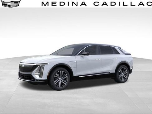 New 2026 Cadillac Lyriq Luxury image 2