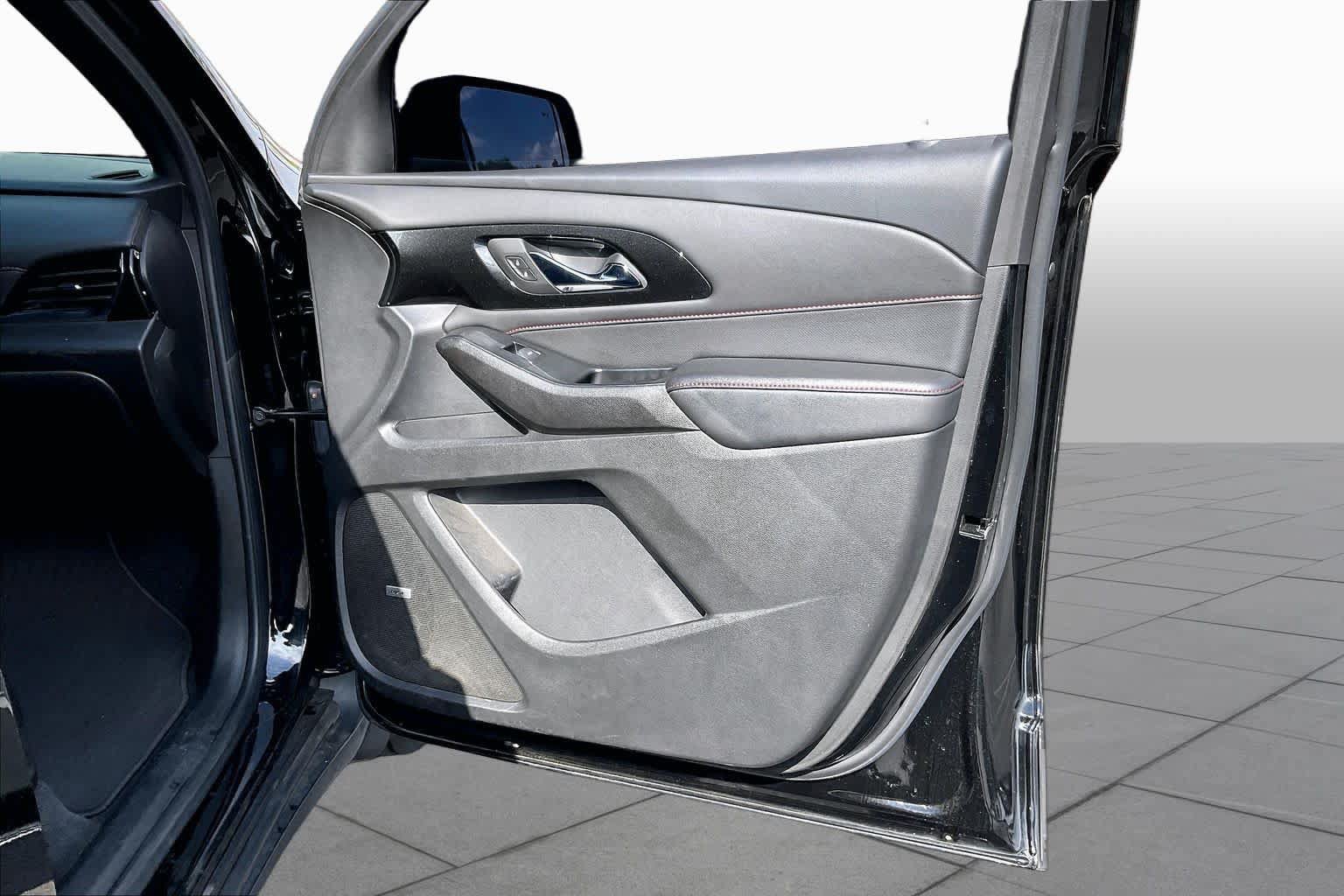 Used 2023 Chevrolet Traverse RS AWD/4WD image 22