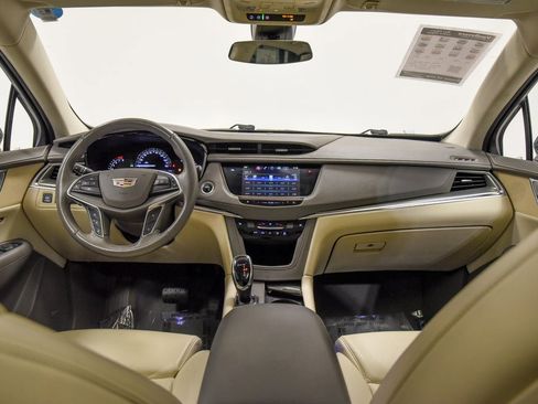 Used 2017 Cadillac XT5 Luxury w/ Driver Awareness Package image 27