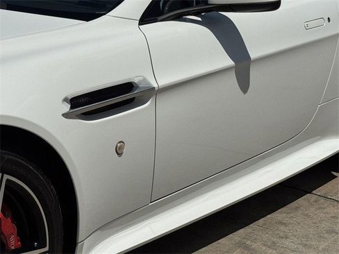 Used 2016 Aston Martin V8 Vantage GT image 11