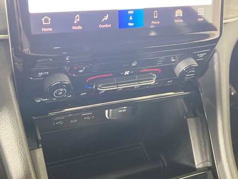 Used 2023 Jeep Grand Cherokee Limited image 15