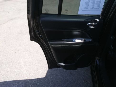 Used 2014 Jeep Compass Latitude image 15