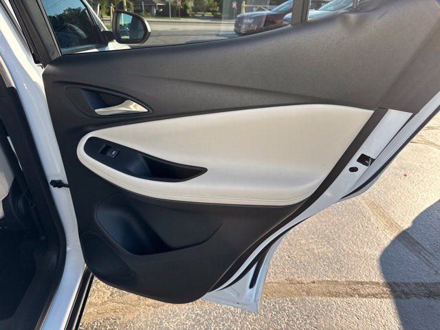 Used 2023 Buick Encore GX Select FWD image 22