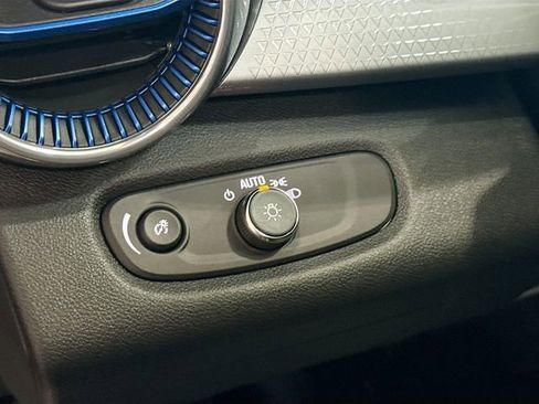 New 2026 Chevrolet Trax LT w/ LPO, Blackout Package image 11