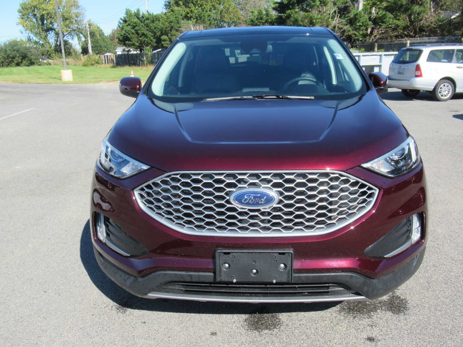 Certified 2024 Ford Edge SEL w/ Convenience Package AWD/4WD image 2