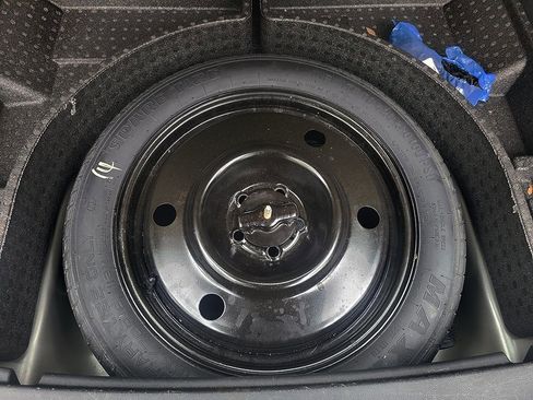 Used 2017 Lincoln MKX Reserve image 25