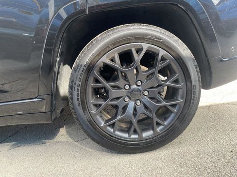 Used 2025 Jeep Grand Cherokee Summit image 36