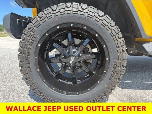 Used 2020 Jeep Wrangler Unlimited Sahara AWD/4WD image 9