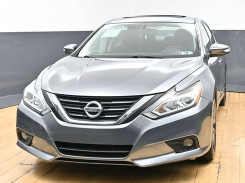 Used 2016 Nissan Altima 2.5 SV w/ Convenience Package FWD image 5
